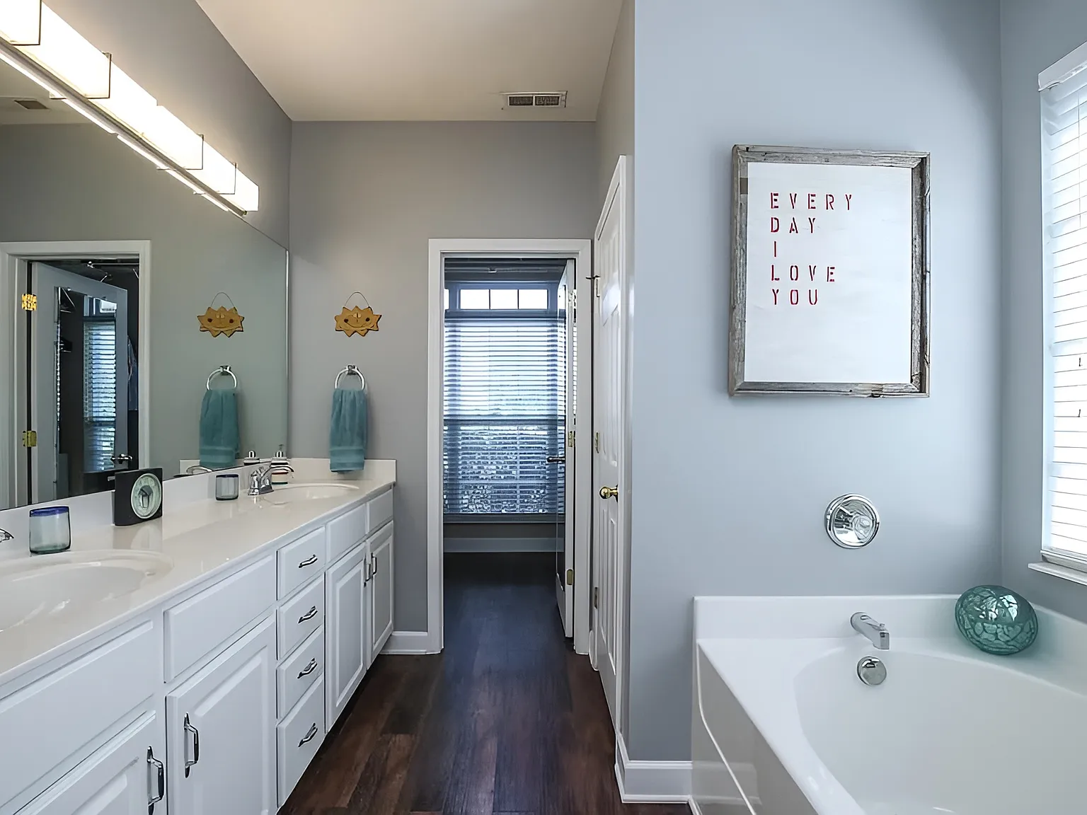 4 bed, 3057 sqft, $3,200 — Photo 3