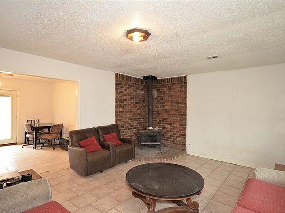 5th image of 21251 Oak Park Ln