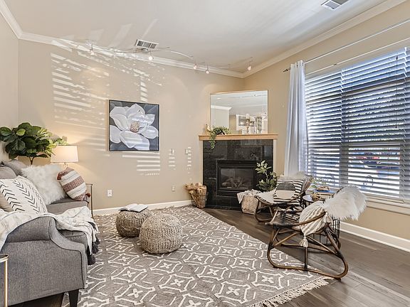 06 Living Room_10252022