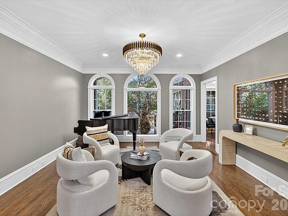4th image of 1202 Churchill Downs Dr