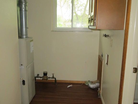 LAUNDRY AREA