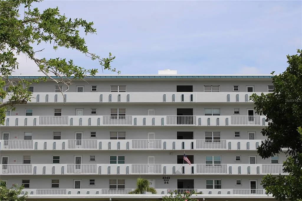 2 bed, 2.0 bath, 1008 sqft, $2,495 — Photo 1
