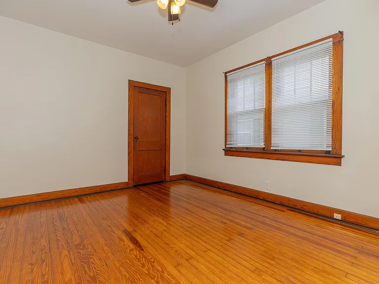 1910 N Weinbach Ave — Photo 17