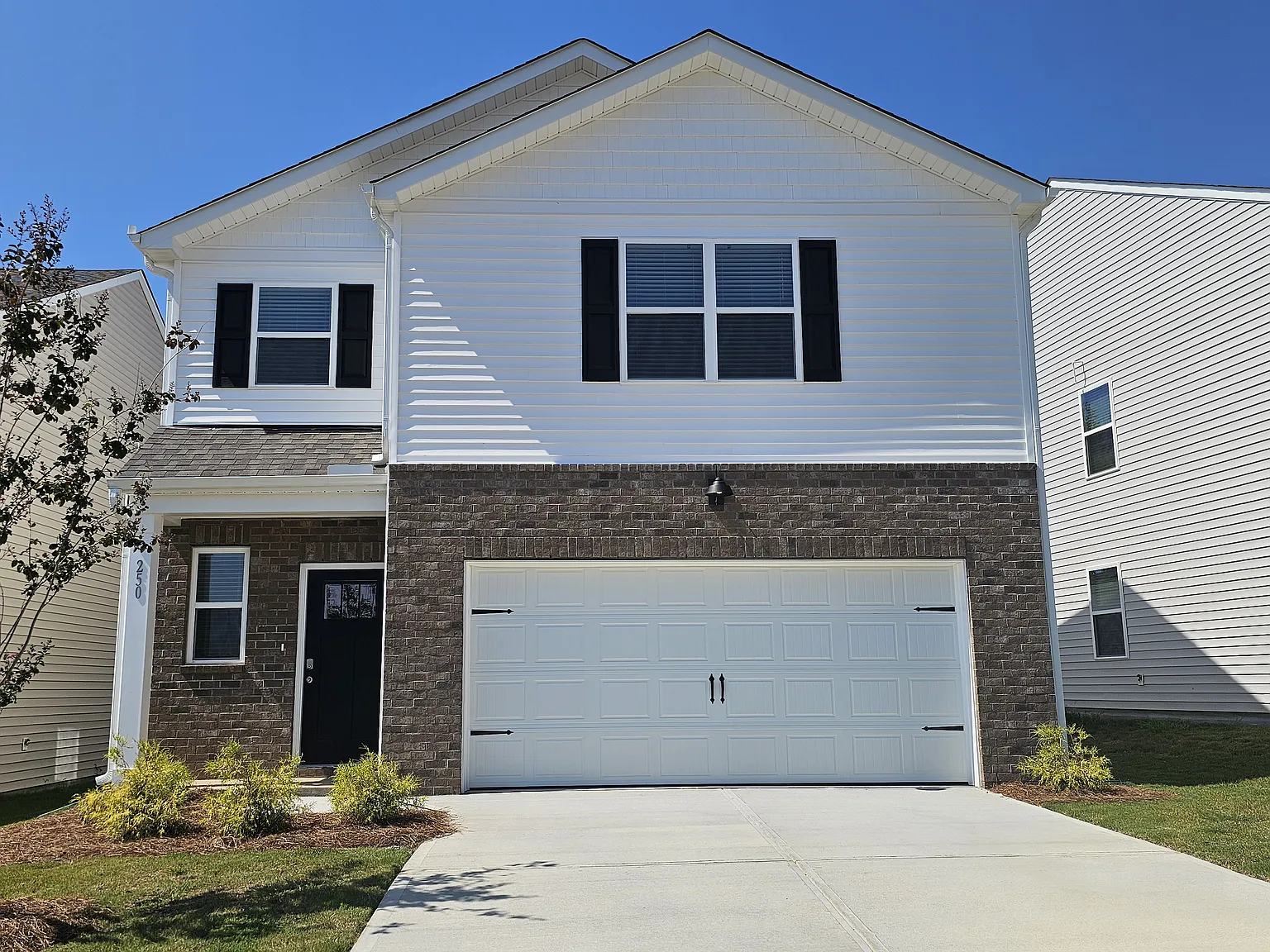 3 bed, 2.5 bath, 1749 sqft, $2,200 — Photo 1