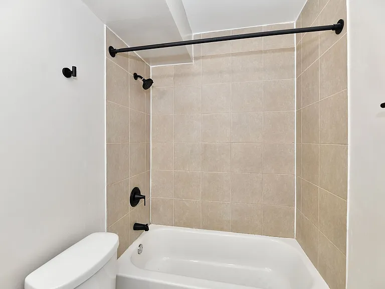 The Cedars Apartment Homes — Photo 41