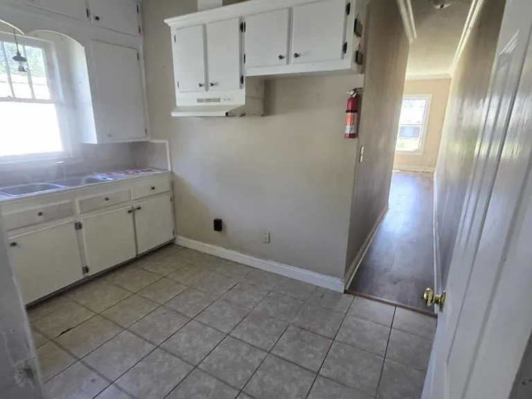 1217 N Avenue K #B — Photo 3