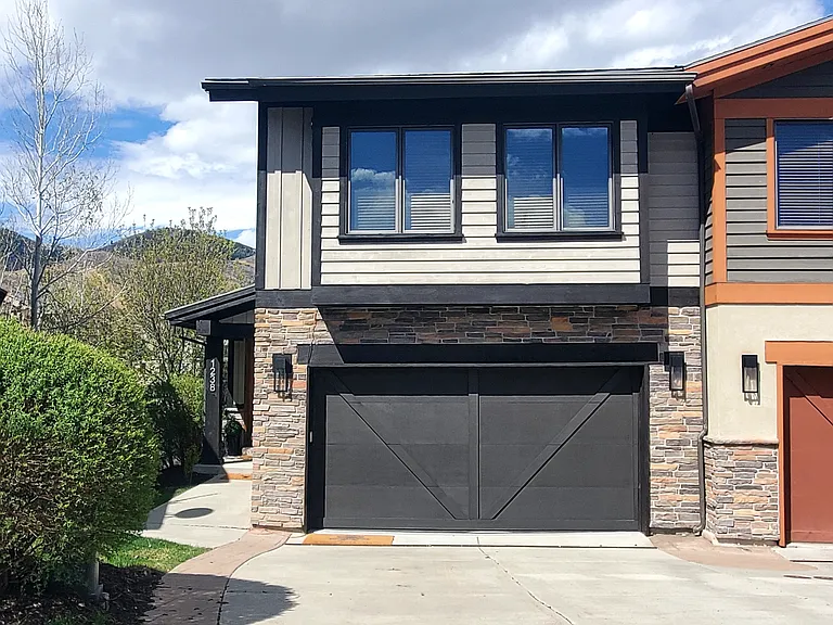 1238 Hailstone Dr — Photo 16