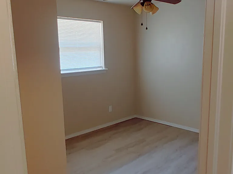 712 W Main St — Photo 12