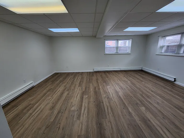 517 1st Ave S #3 — Photo 5