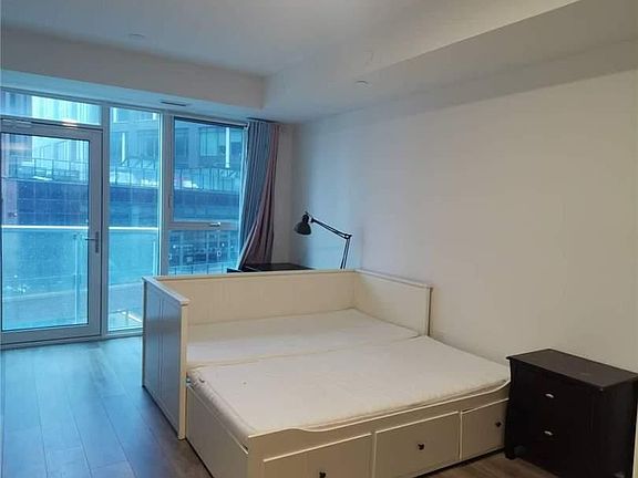 4th image of 20 Richardson St #409