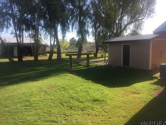 3rd image of 1615 E Magellan Dr