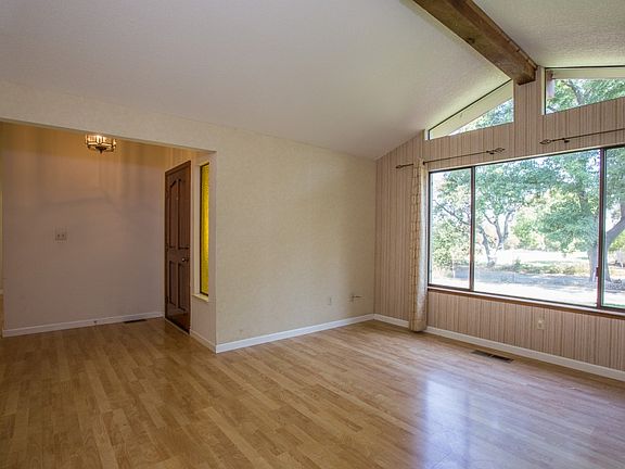 3rd image of 11040 Tanglewood Dr