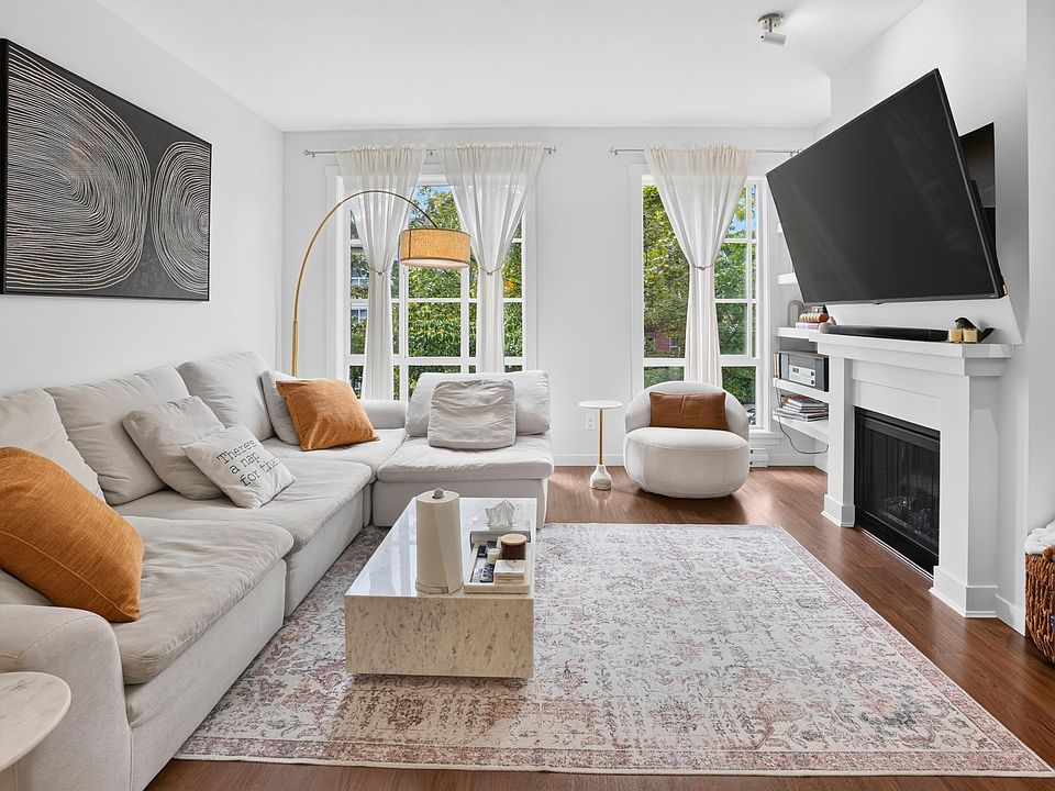 1st image of 1245 Holtby St #15