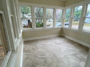 911 9th St NW, Grand Rapids, MI 49504