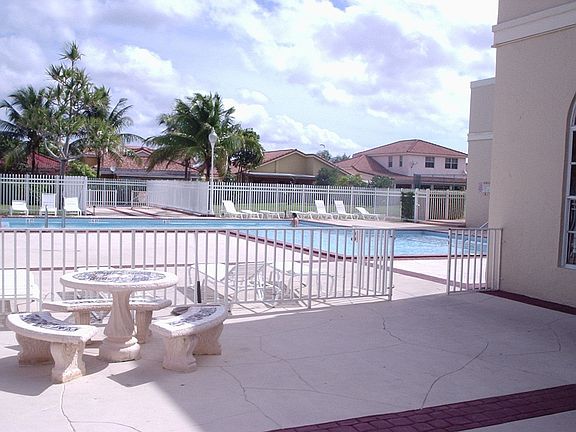 BEATIFULL POOL AT CLUBHOUSE