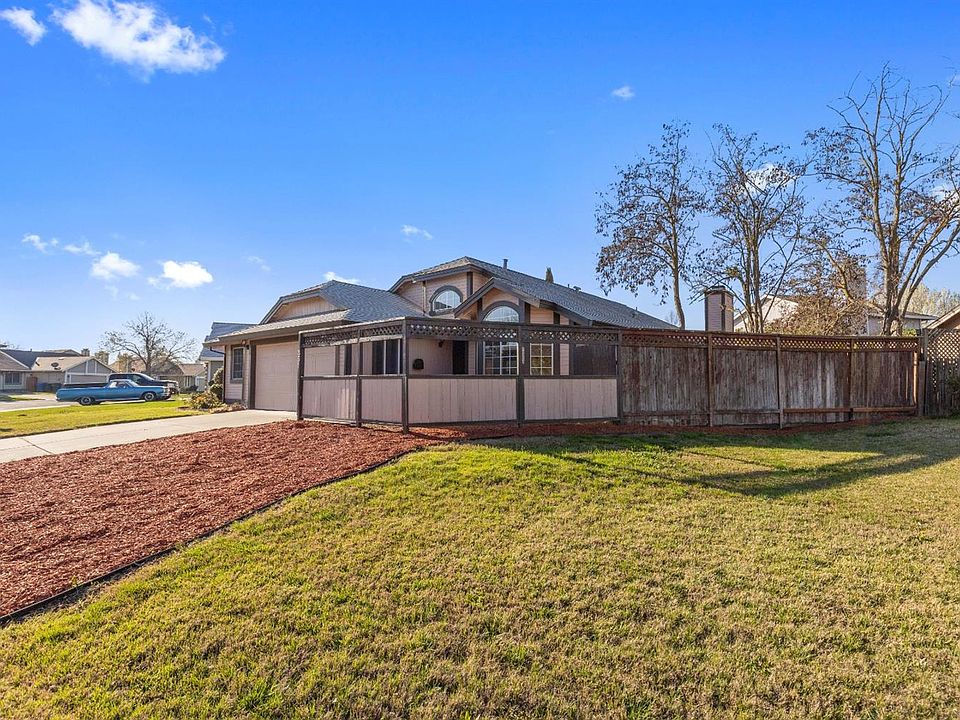 1st image of 351 Sumatra Dr