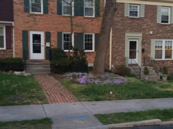 110 Canterbury Ct, Blacksburg, VA 24060