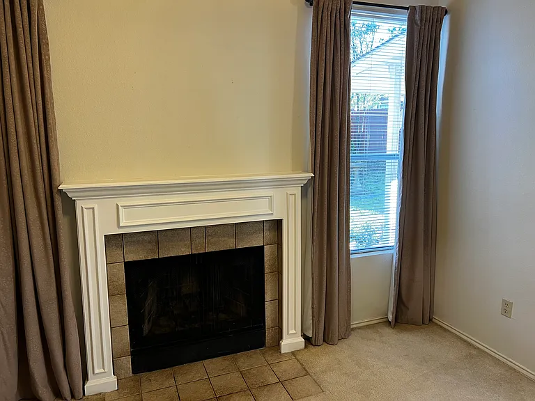 Alpha Collier Dr — Photo 4