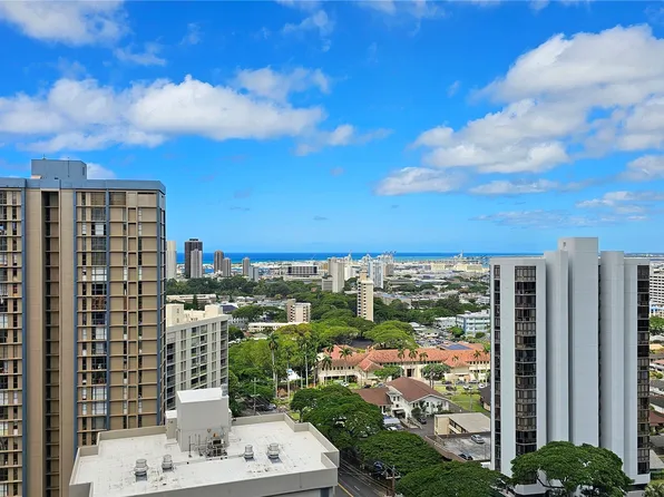 2101 Nuuanu Ave APT 1702, Honolulu, HI 96817