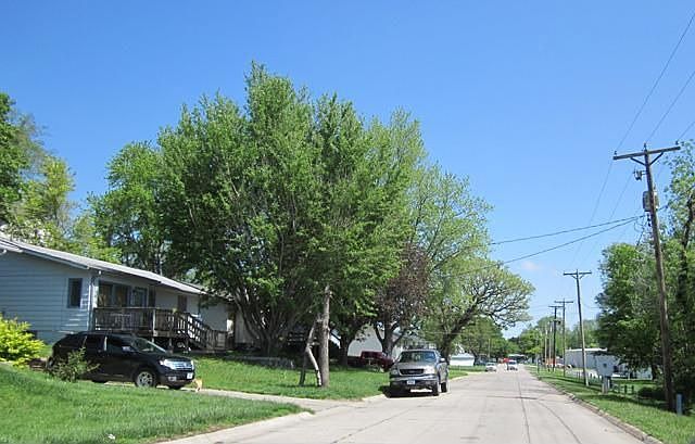 2nd image of 210 Ebaugh St