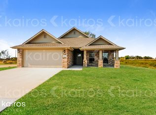 105 NW Oak St, Gentry, AR 72734