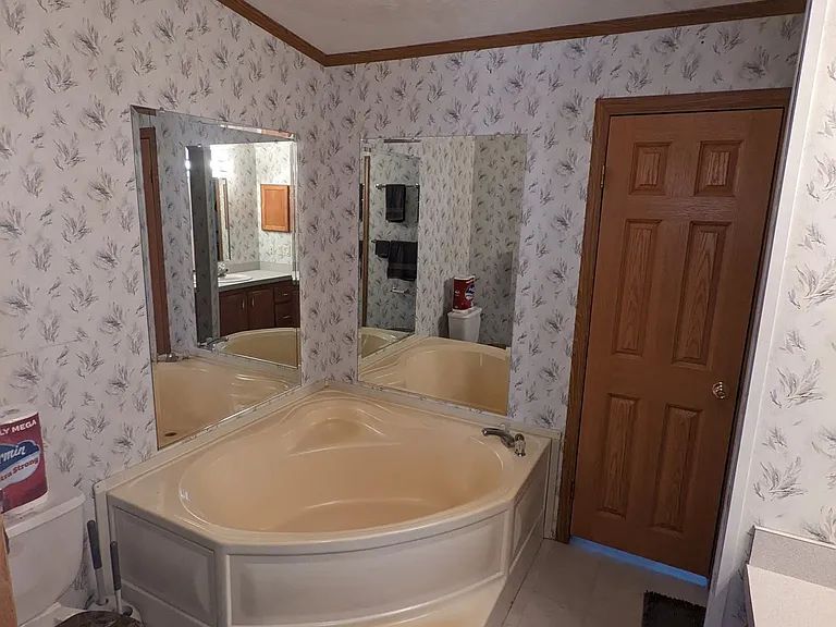 3148 Halcyon Dell Rd — Photo 4