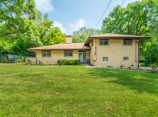 38605 N Beechwood Ave, Spring Grove, IL 60081