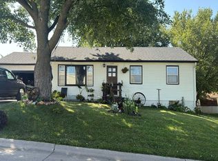 1151 Lincoln St, Tecumseh, NE 68450