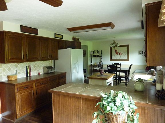 Large eat in kitchen/dining