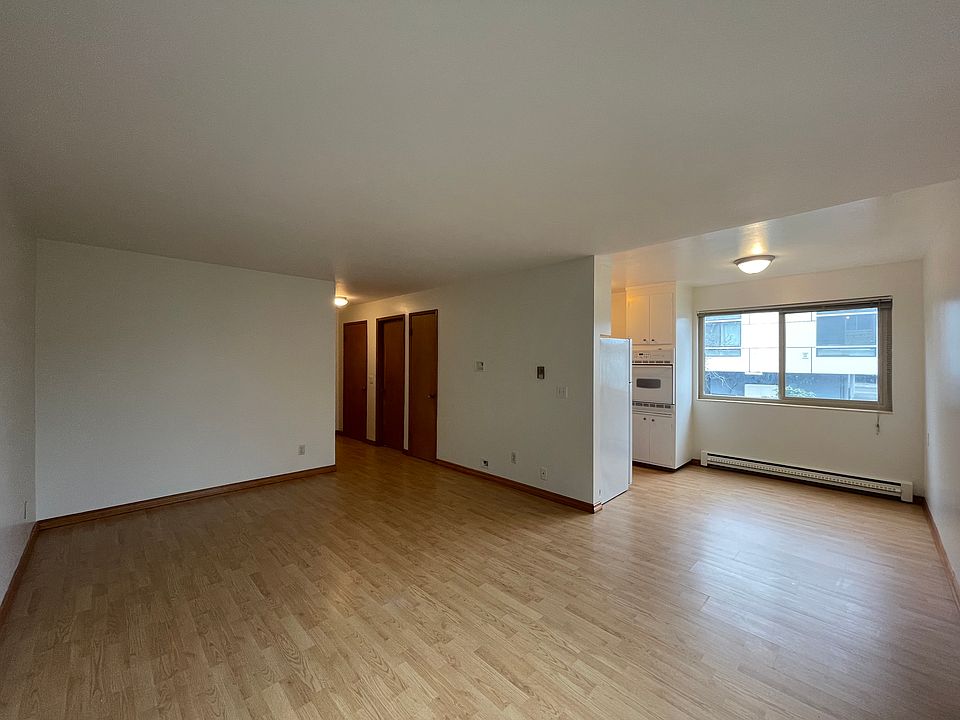 1st image of 2117 Nob Hill Ave N #3