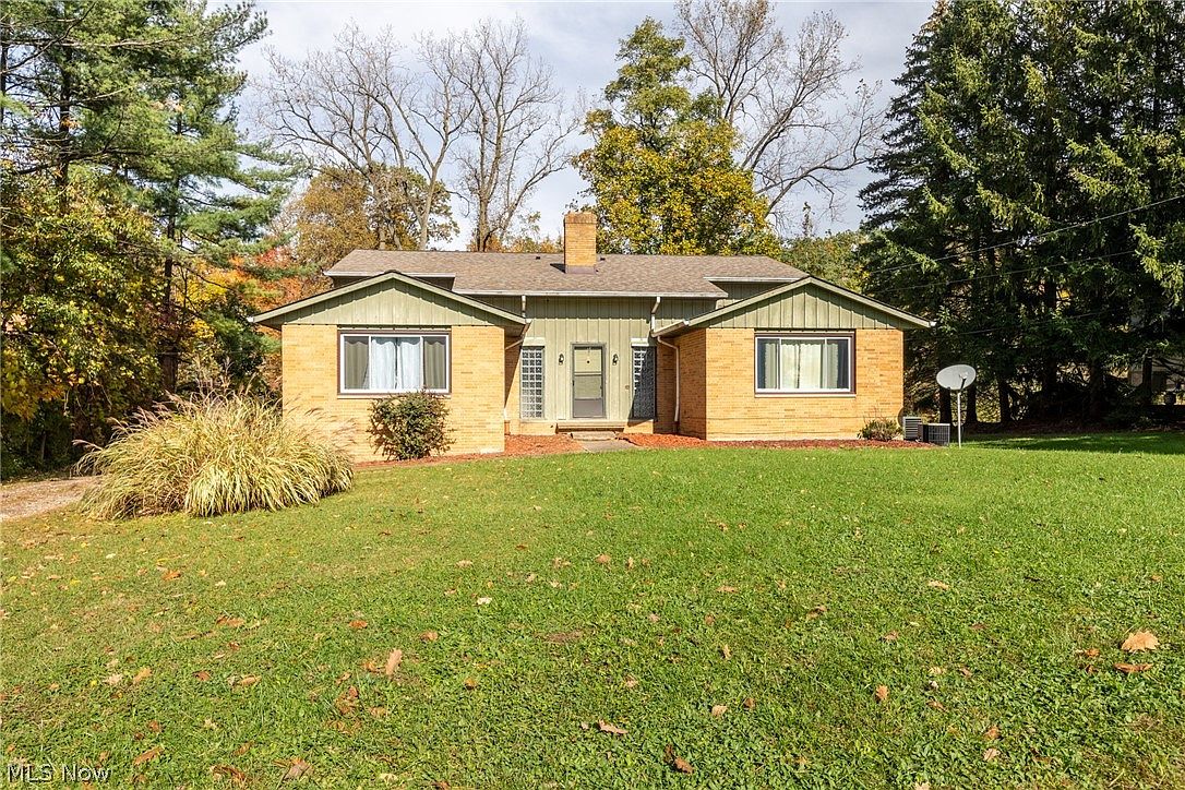 8224 N Akins Rd, North Royalton, OH 44133 Zillow