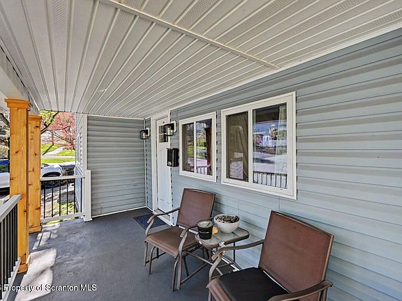 4th image of 333 Wayne St