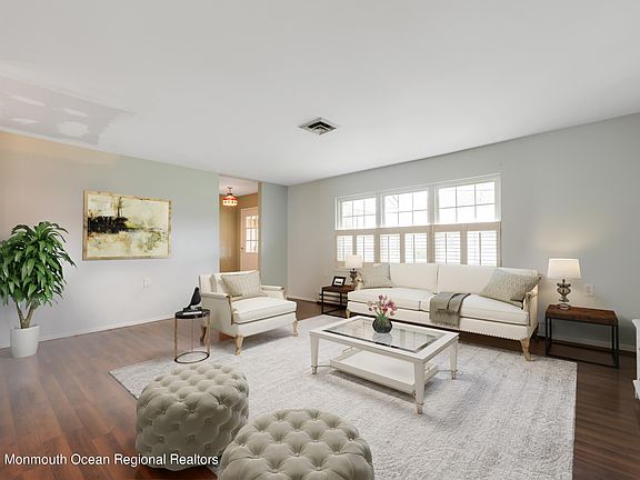 5th image of 856A Thornhill Court #1001