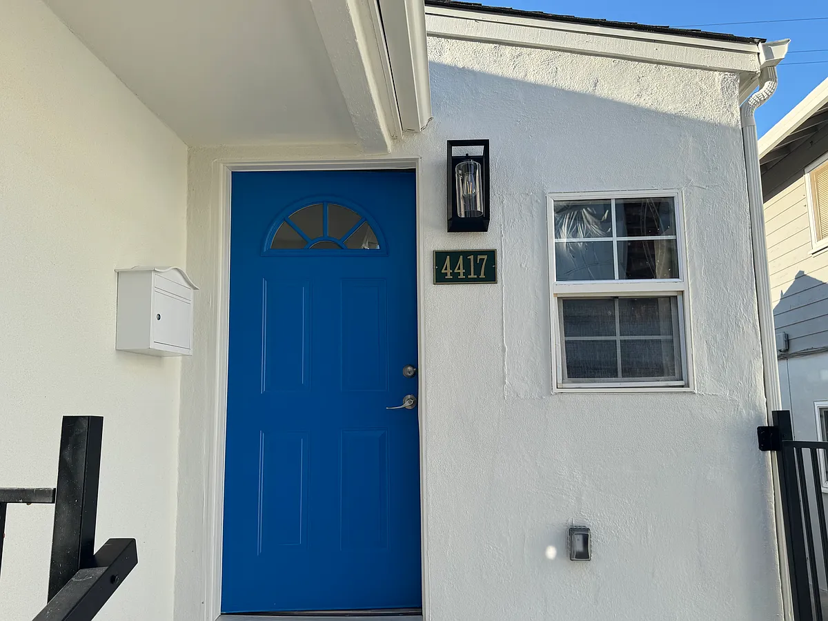 Building Photo - 4417 V St