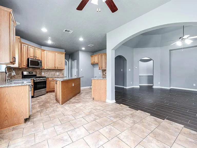 3720 Armand Dr — Photo 14