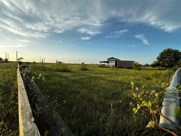 6784 Mieth Rd S, Sealy, TX 77474