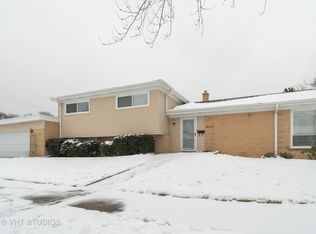 9515 Oliphant Ave, Morton Grove, IL 60053