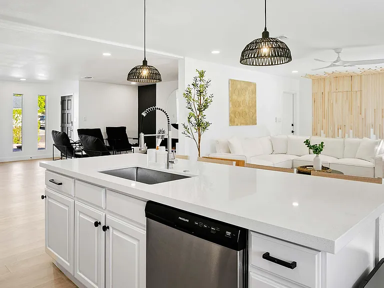 6411 E Presidio Rd — Photo 16