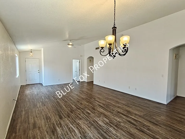 3117 S Nastar Dr — Photo 4