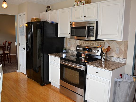 5th image of 3692 Bristol Lake Dr