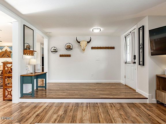 4th image of 1024 N Magpie Cir