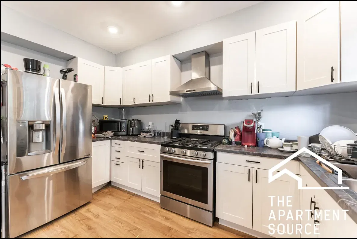 2 bed, 850 sqft, $2,400 — Photo 1