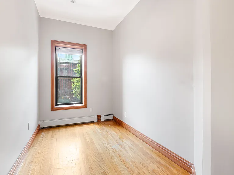 101 Halsey St #4 — Photo 6