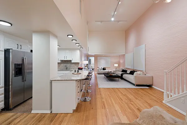 Sold by Nest Seekers International | media 29