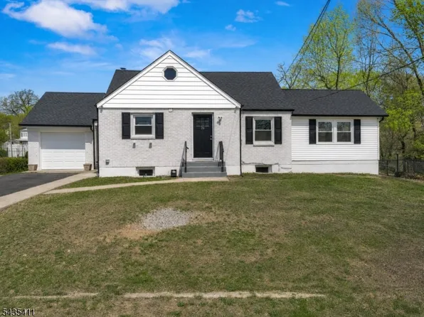 29 Stansfield Pl, North Haledon Boro, NJ 07508