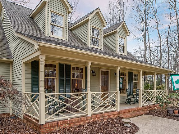 3rd image of 6704 Bloomsbury Ln