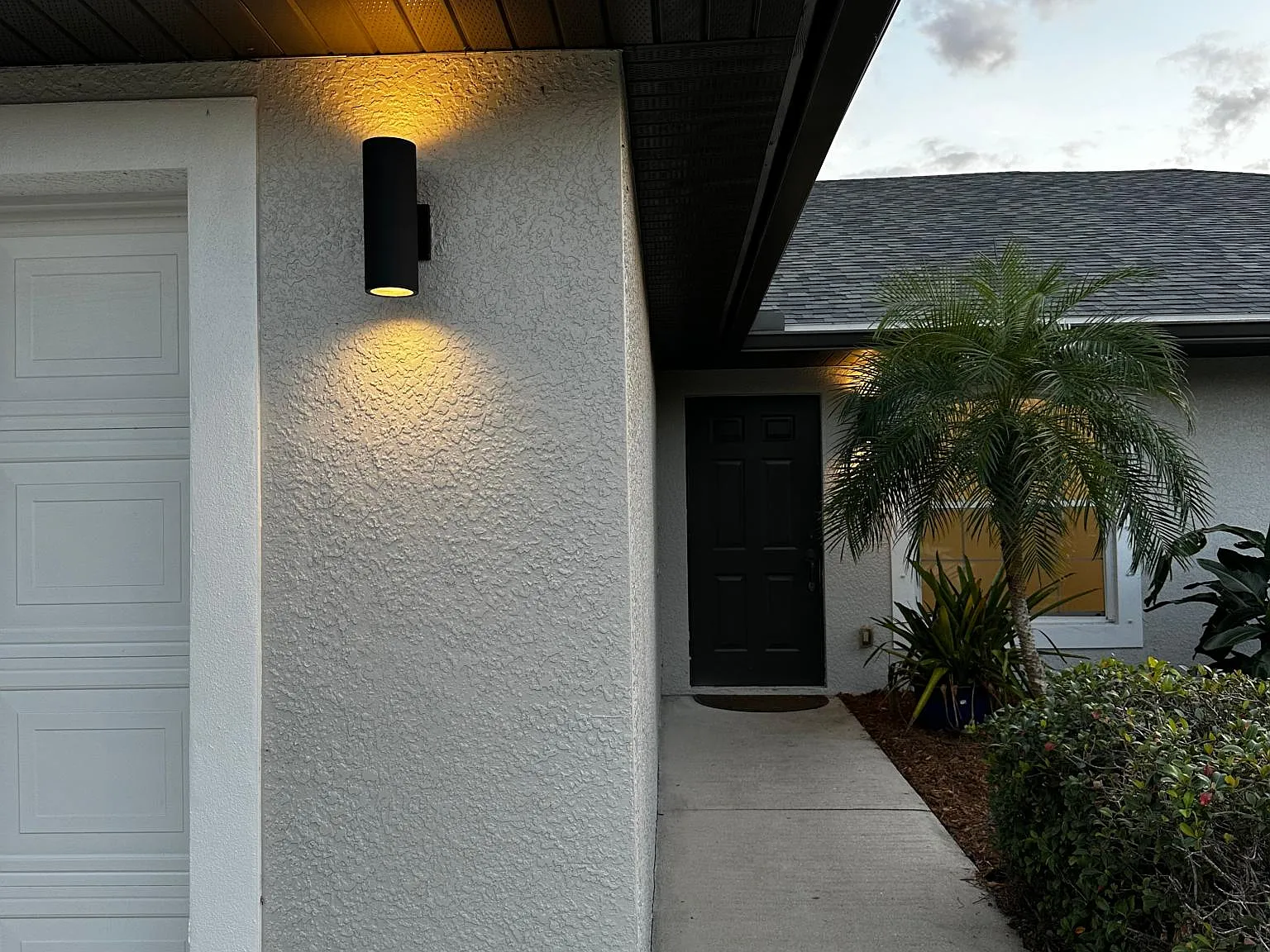 2 bed, 1025 sqft, $1,695 — Photo 2
