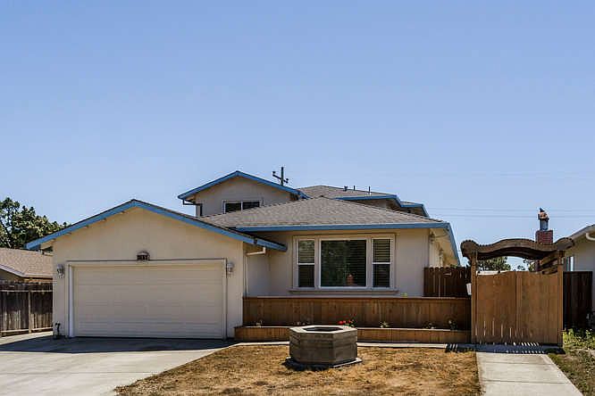 1st image of 2461 Toyon Way