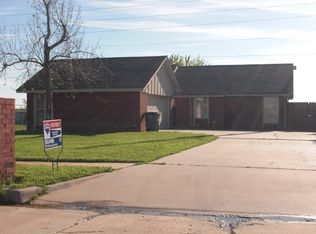 6703 SW Chaucer Dr, Lawton, OK 73505