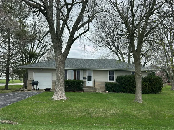 335 N Pine St, Piper City, IL 60959